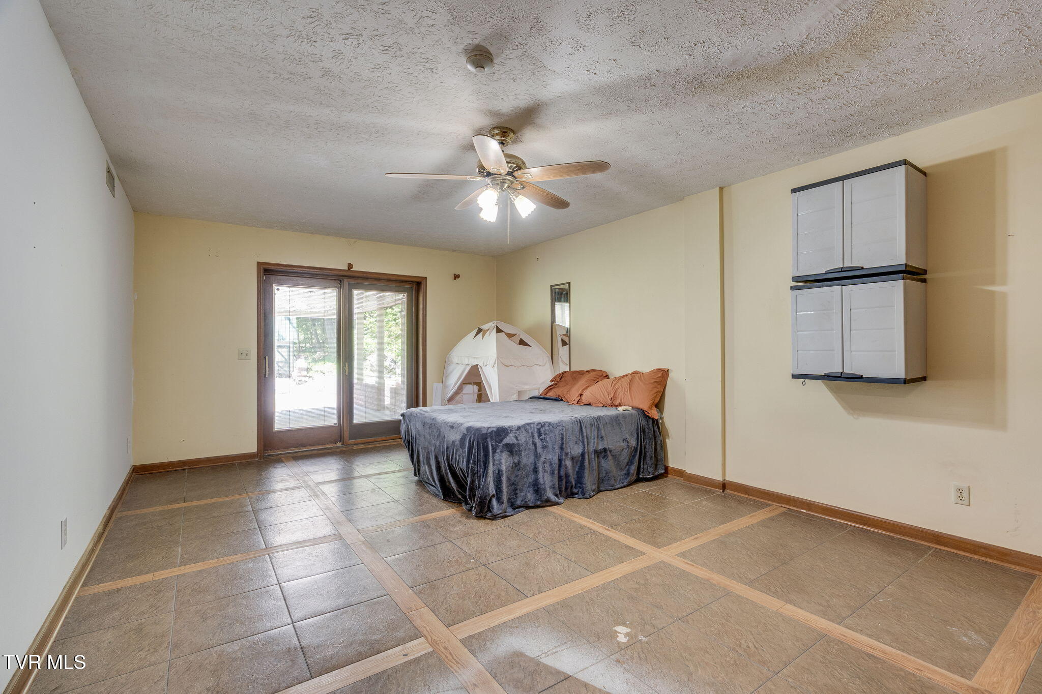 1656 Fall Creek Road Kingsport, TN 37664 - Photo 19 of 40 031