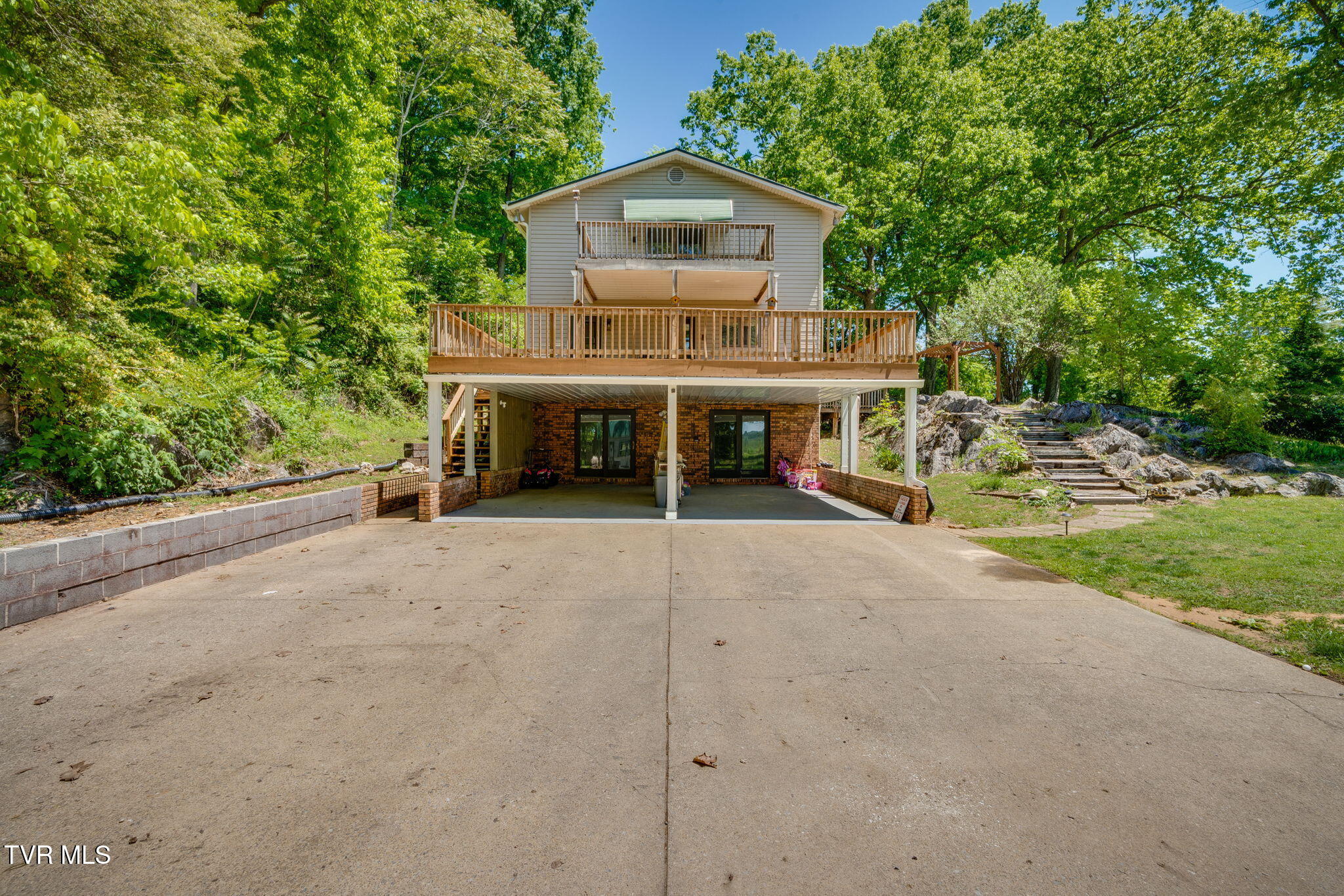 1656 Fall Creek Road Kingsport, TN 37664 - Photo 24 of 40 037