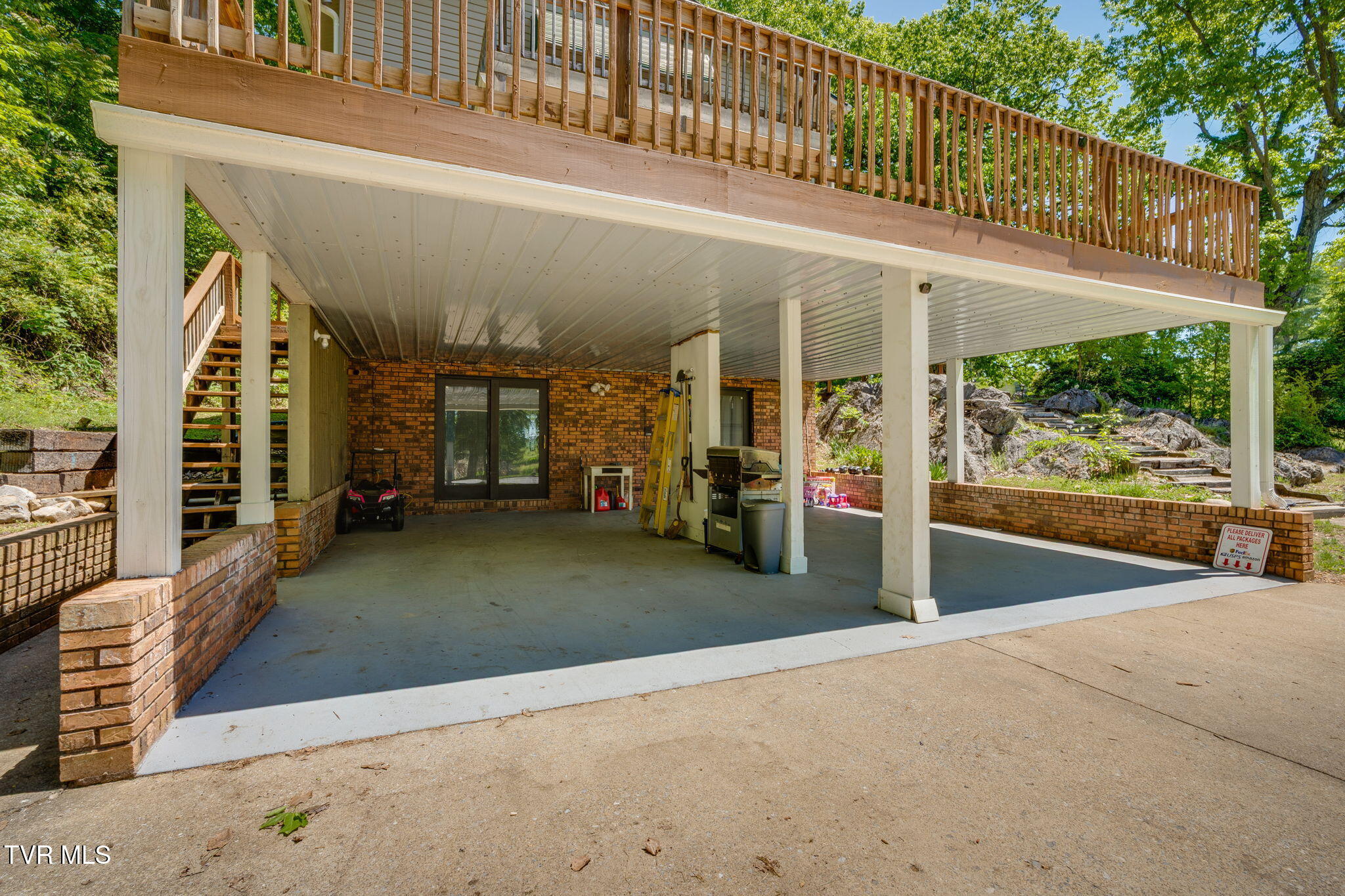 1656 Fall Creek Road Kingsport, TN 37664 - Photo 25 of 40 038