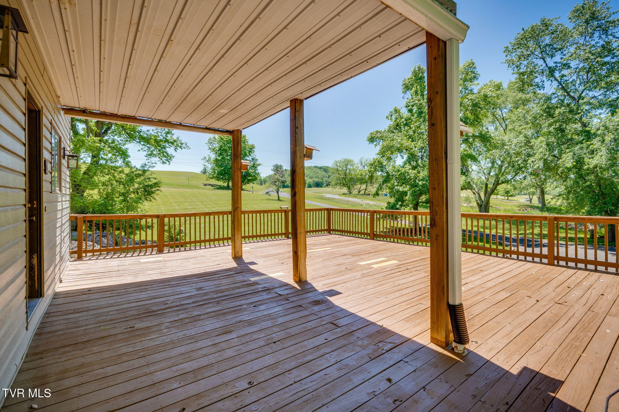 1656 Fall Creek Road Kingsport, TN 37664 - Photo 26 of 40 039