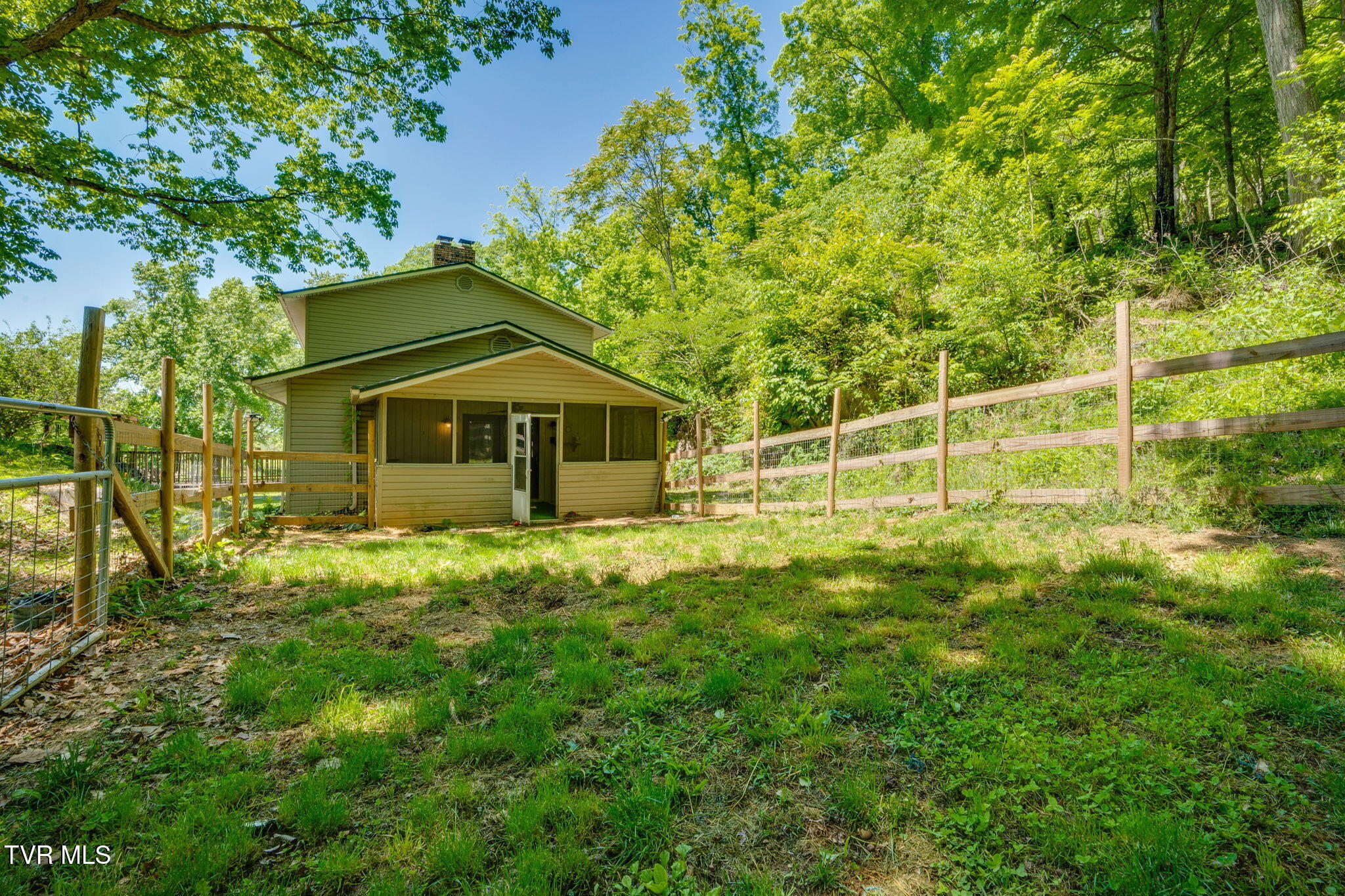 1656 Fall Creek Road Kingsport, TN 37664 - Photo 28 of 40 043