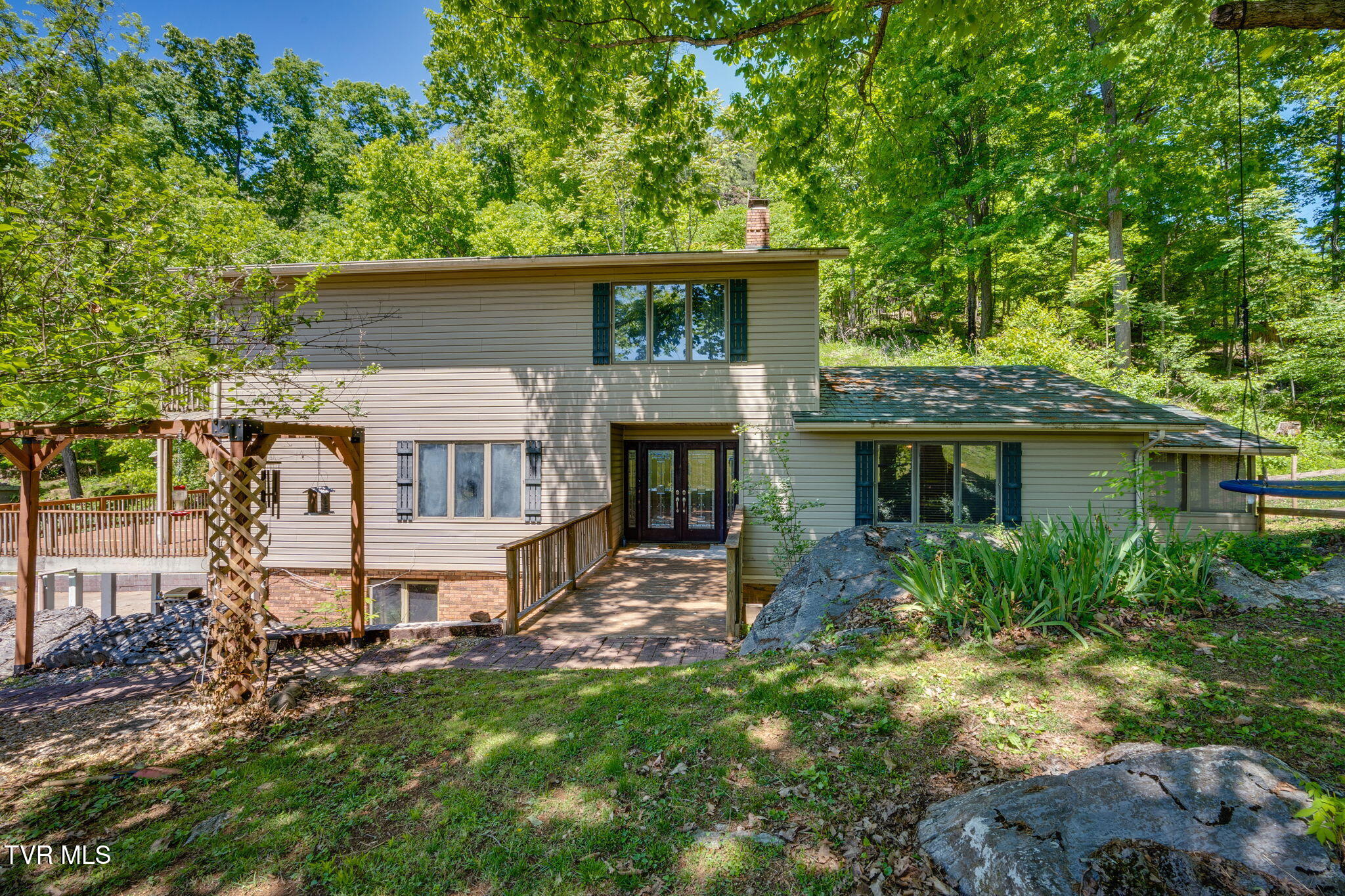 1656 Fall Creek Road Kingsport, TN 37664 - Photo 36 of 40 001