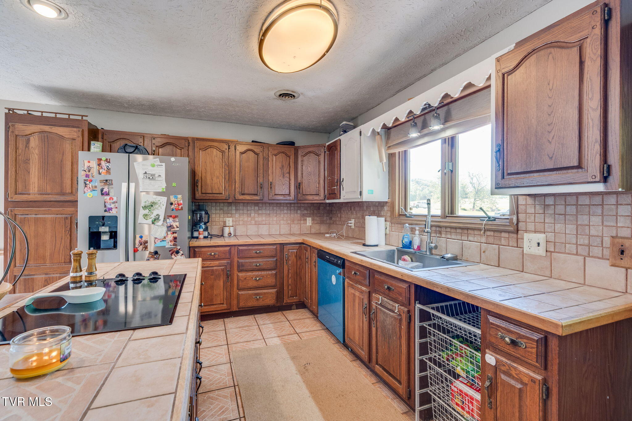 1656 Fall Creek Road Kingsport, TN 37664 - Photo 7 of 40 016