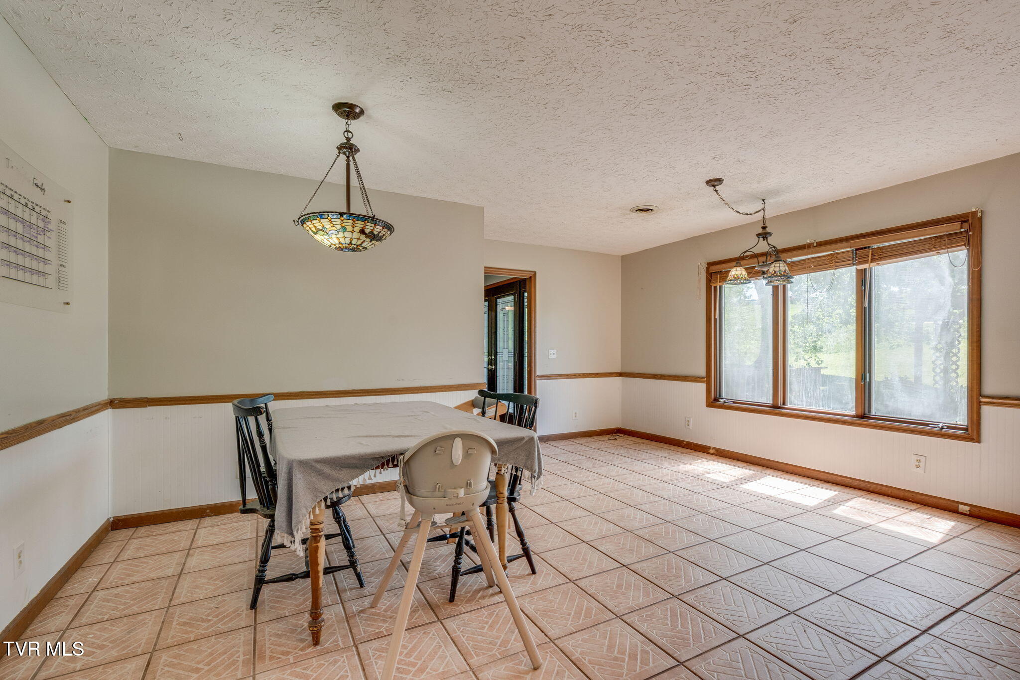 1656 Fall Creek Road Kingsport, TN 37664 - Photo 8 of 40 013