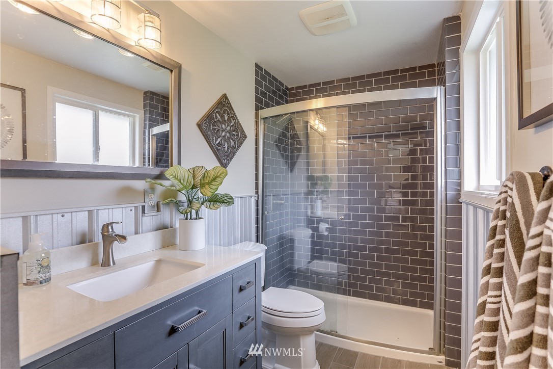 5208 Northeast 24th Street Renton, WA 98059 - Photo 22 of 31
