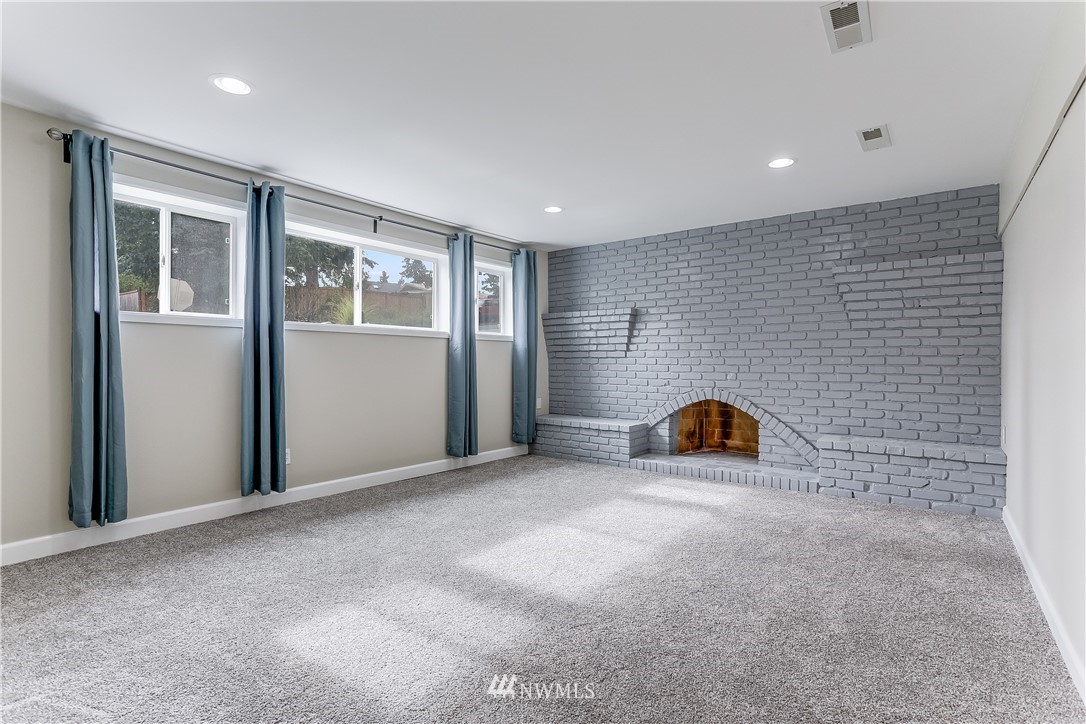 5208 Northeast 24th Street Renton, WA 98059 - Photo 23 of 31