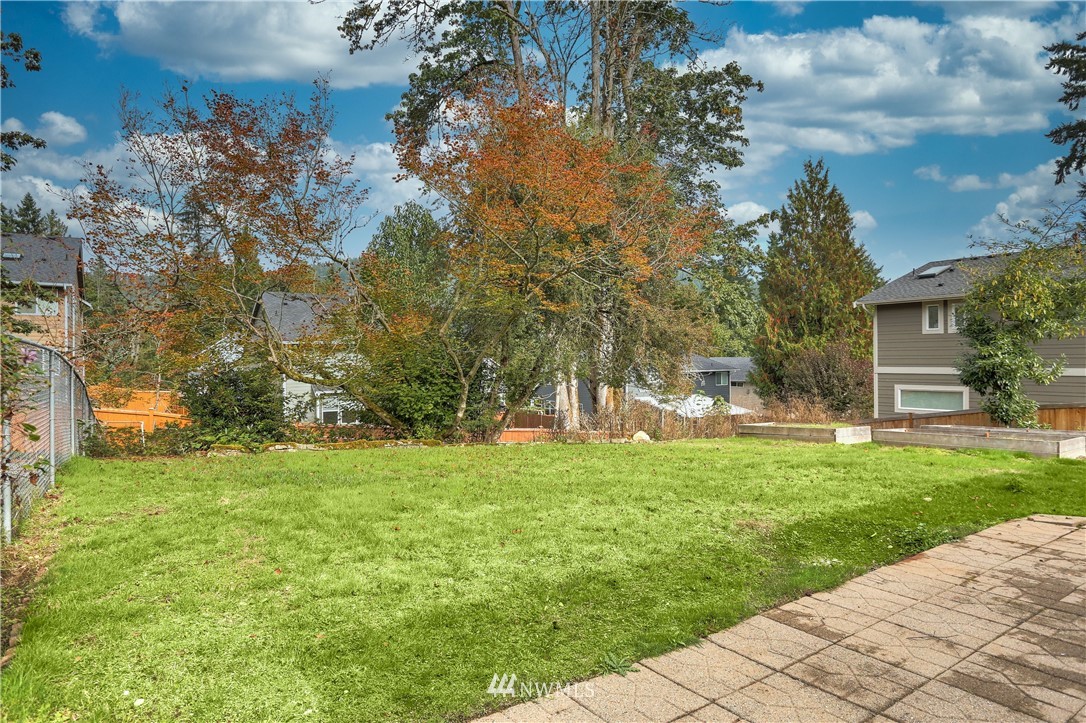 5208 Northeast 24th Street Renton, WA 98059 - Photo 27 of 31