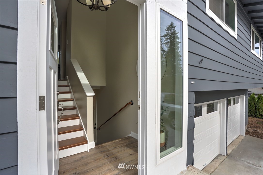 5208 Northeast 24th Street Renton, WA 98059 - Photo 6 of 31