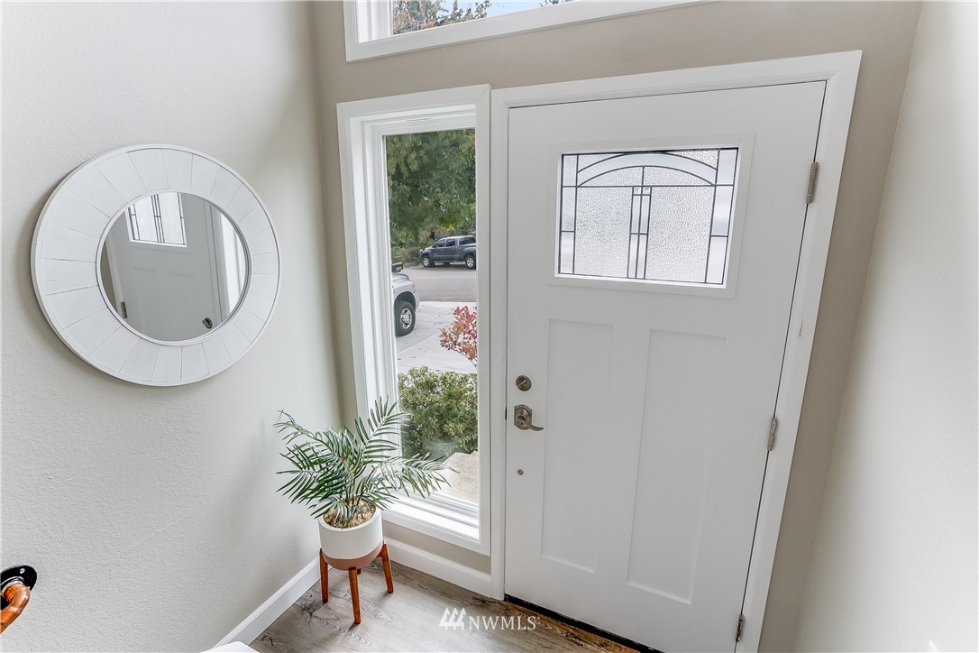 5208 Northeast 24th Street Renton, WA 98059 - Photo 7 of 31