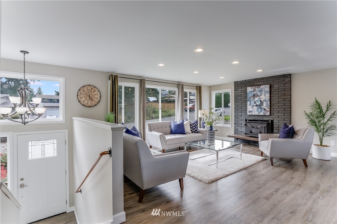 5208 Northeast 24th Street Renton, WA 98059 - Photo 8 of 31