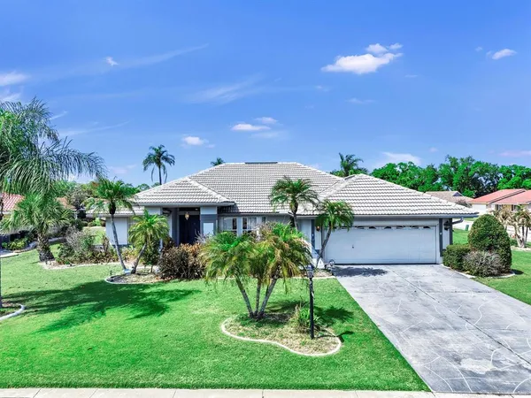 $399,900 | 2003 New Bedford Drive, Sun City Center, FL 33573
