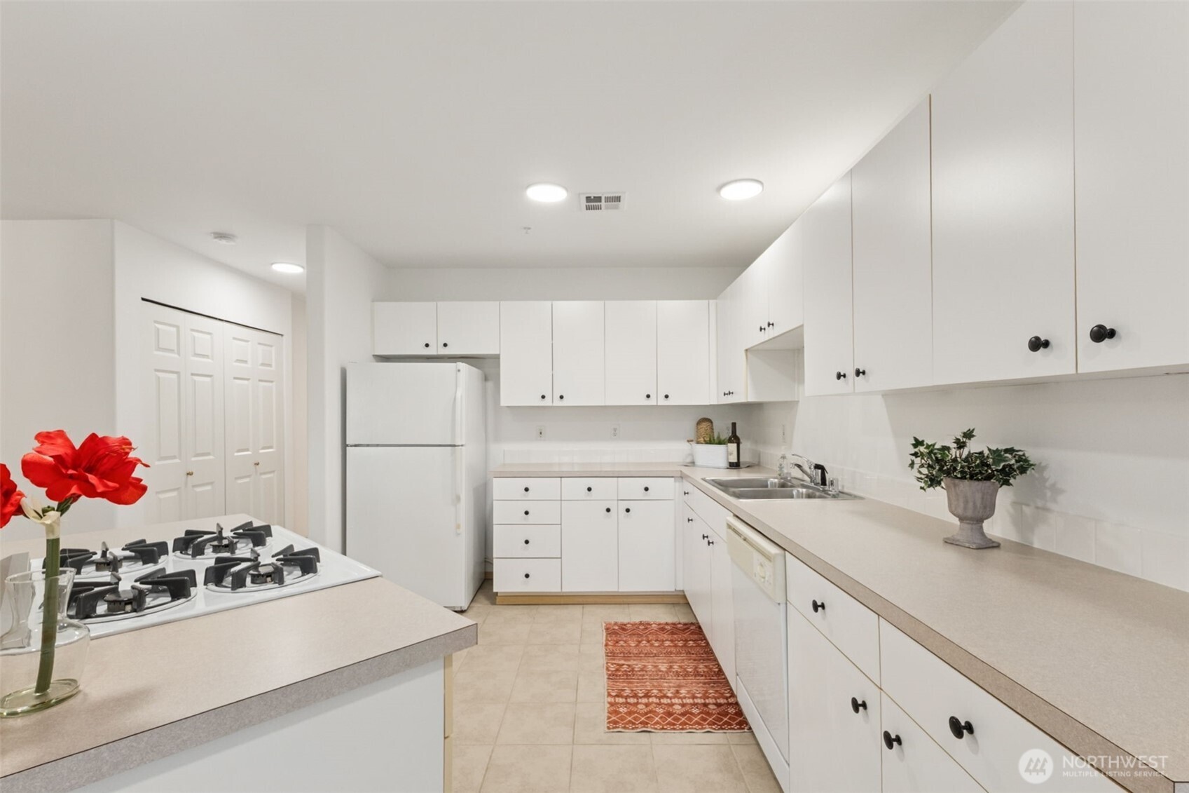 1318 37th Street, Unit 2228 Everett, WA 98201 - Photo 7 of 28