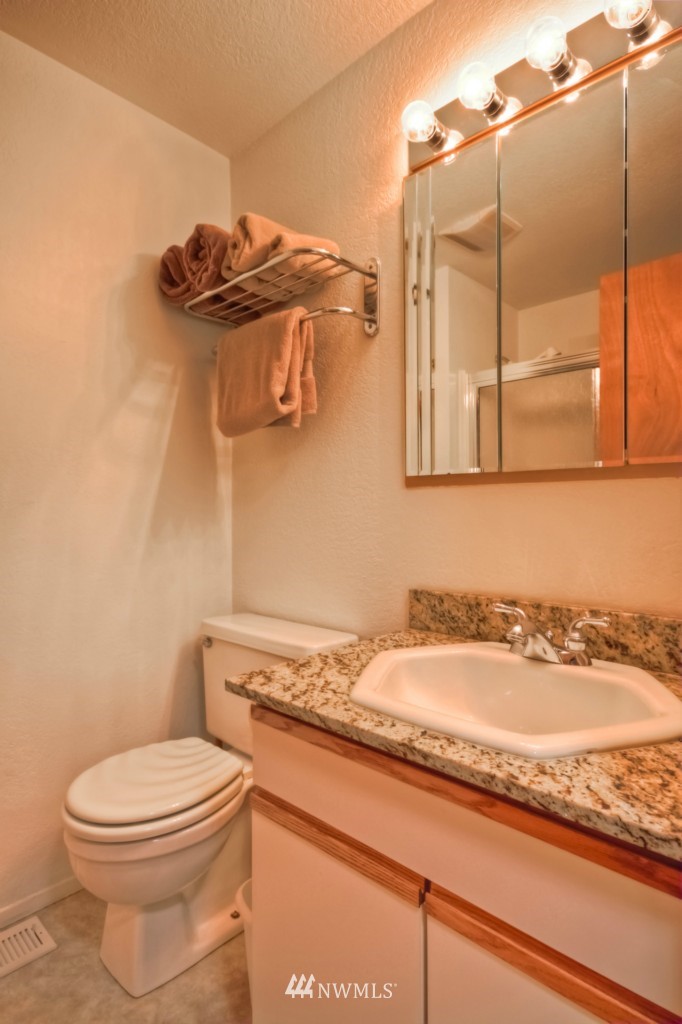 7831 185th Place Southwest Edmonds, WA 98026 - Photo 12 of 15 Gallery Image 12