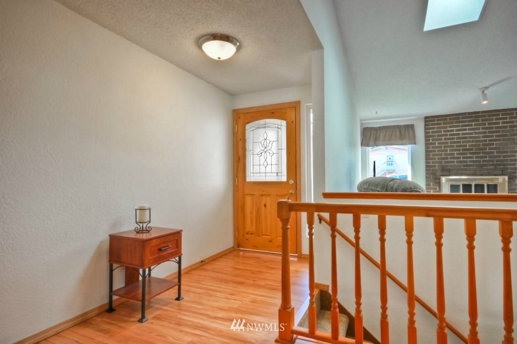 7831 185th Place Southwest Edmonds, WA 98026 - Photo 3 of 15 Gallery Image 3