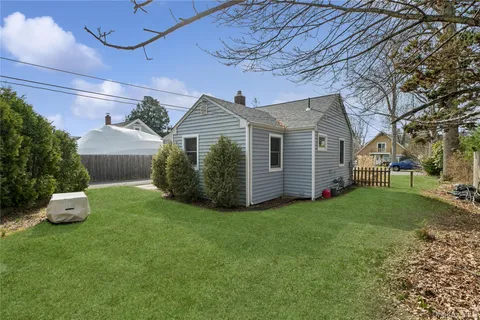 $3,100 | 31 Grove Street, Unit A, Sayville, NY 11782