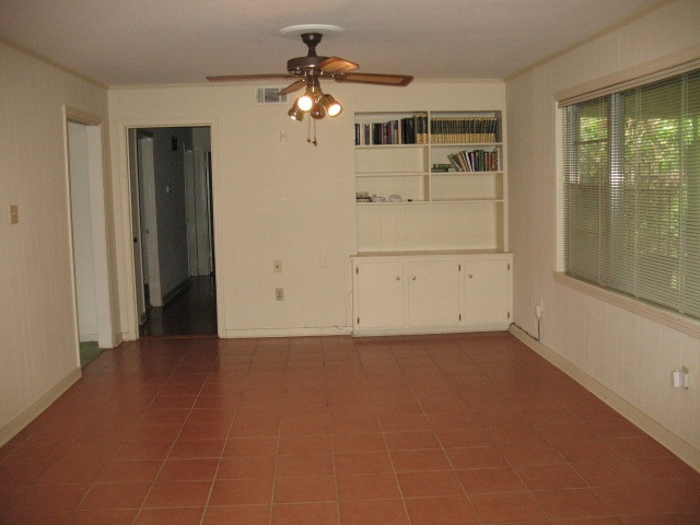 1633 Meadowbrook Road Jackson, MS 39211 - Photo 5 of 25 Photo 9