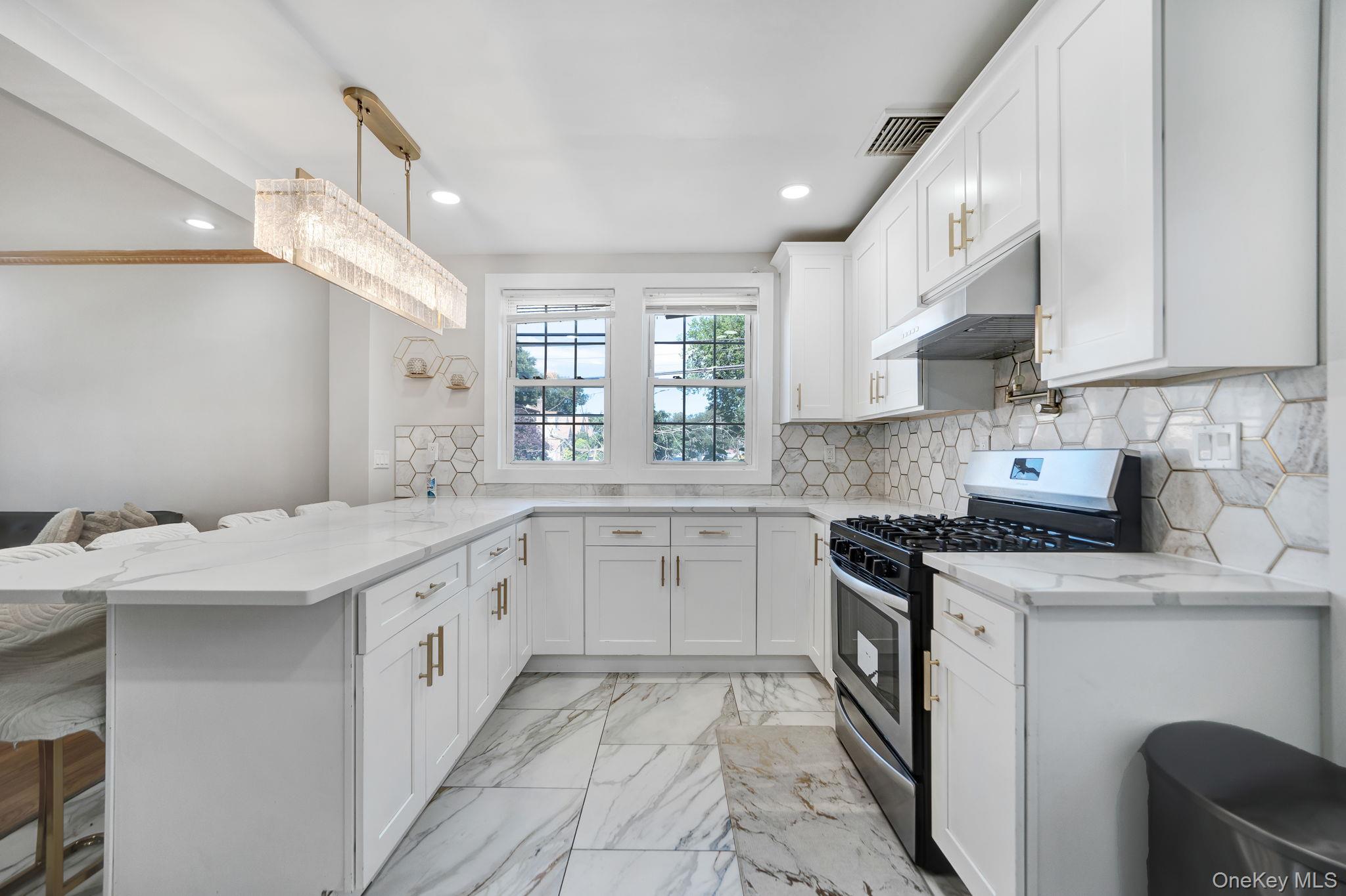 64 Dewitt Street Valley Stream, NY 11580 - Photo 7 of 32 Gallery Image 7