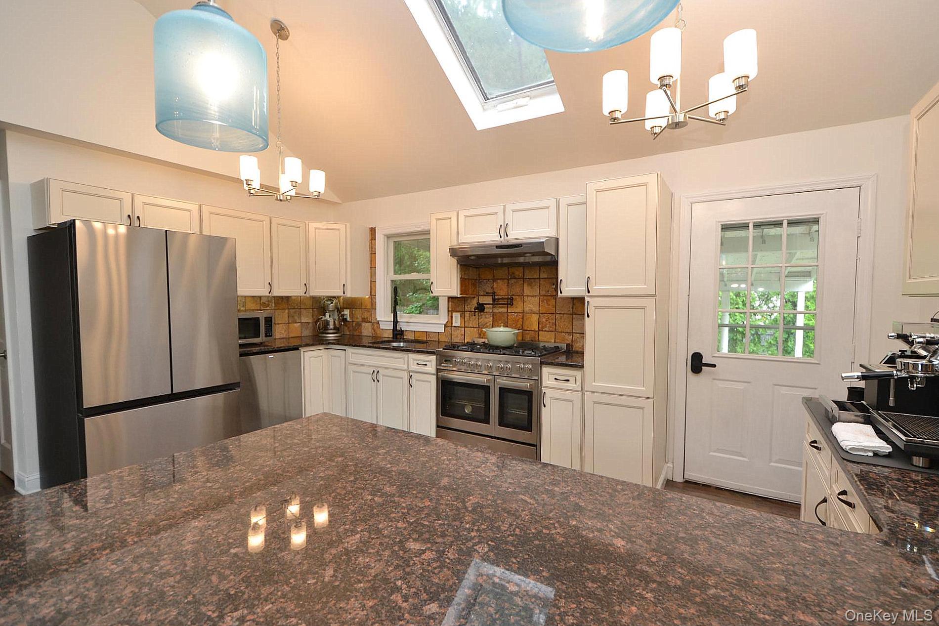 19 Fountain Road Rocky Point, NY 11778 - Photo 9 of 32
