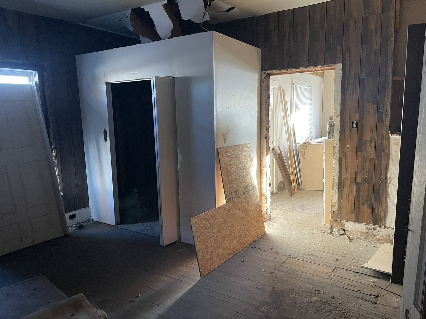 315 Butler Street Metropolis, IL 62960 - Photo 11 of 13 a view of an empty room with wooden floor