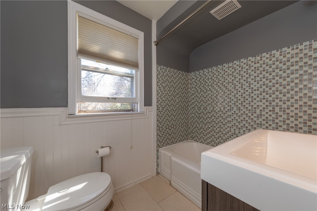4960 Farnhurst Road Cleveland, OH 44124 - Photo 22 of 25