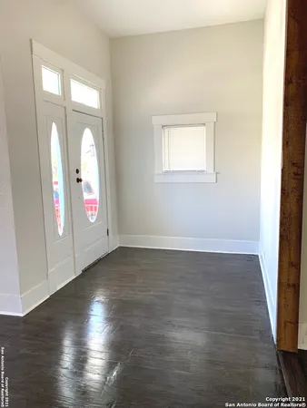 $2,300 | 306 Florida Street, San Antonio, TX 78210