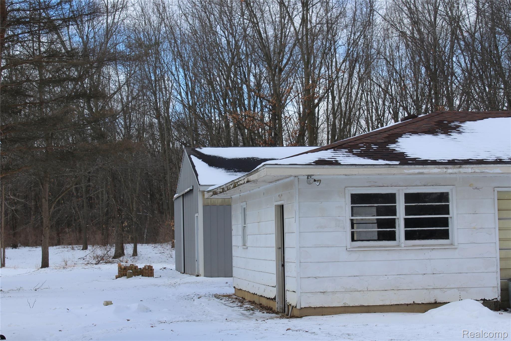 13035 North Bray Road Clio, MI 48420 - Photo 9 of 19 The Barn and garage
