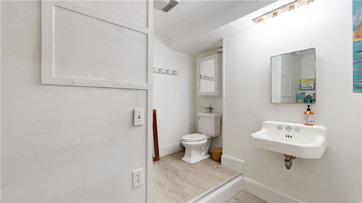 34 Goose Island Road Narragansett, RI 02882 - Photo 17 of 38