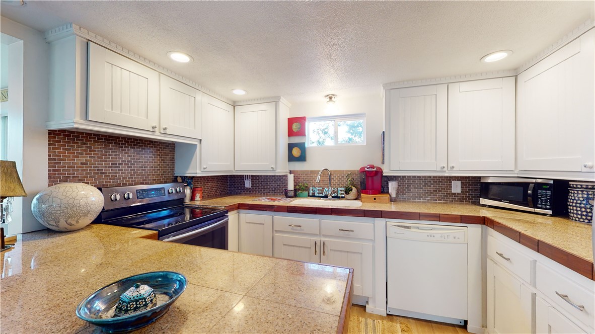 34 Goose Island Road Narragansett, RI 02882 - Photo 6 of 38