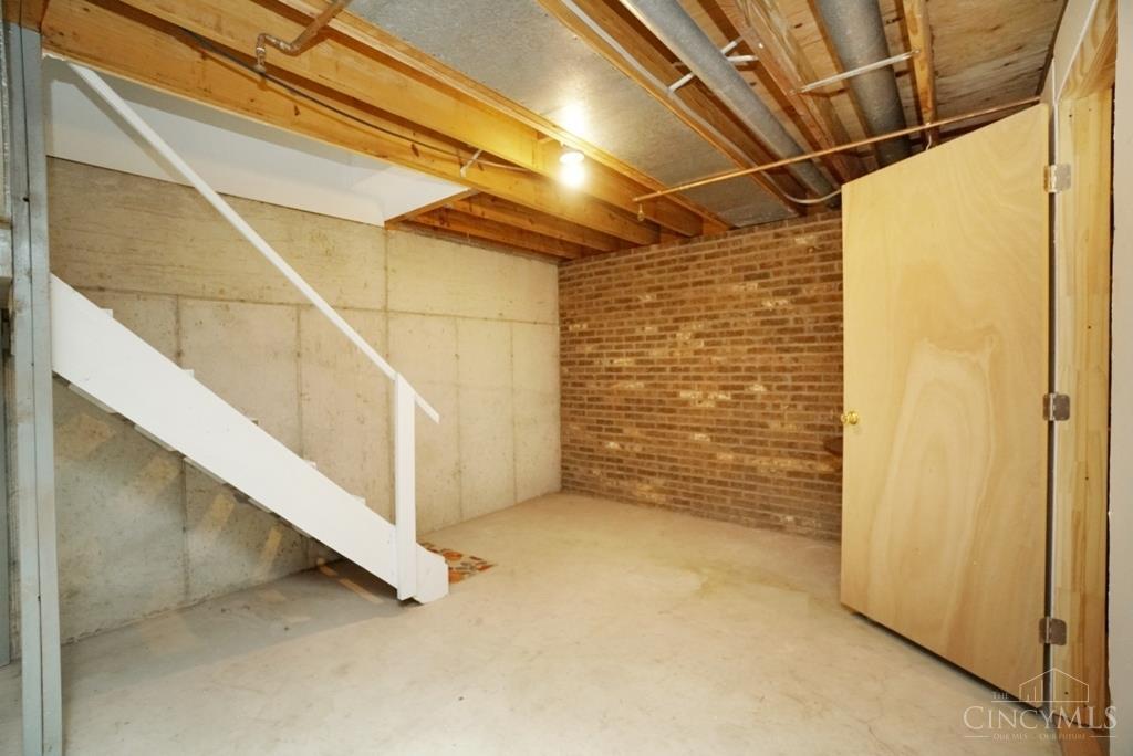5642 Springdale Road Cincinnati, OH 45251 - Photo 31 of 35 Gallery Image 31