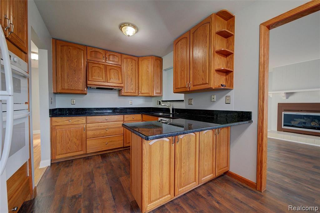 6480 Dillon Road Garden City, MI 48135 - Photo 9 of 45
