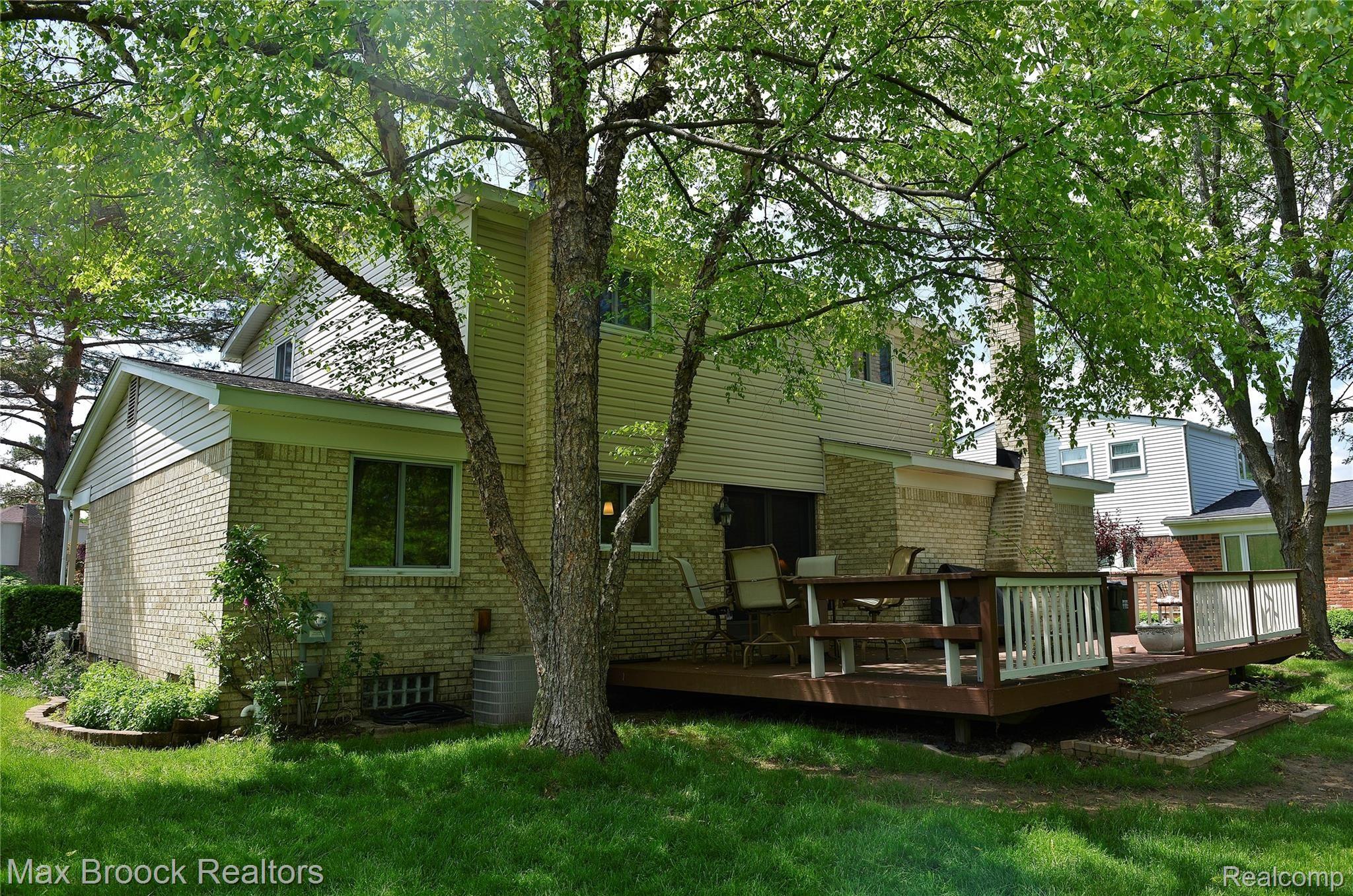 22 Foxboro Drive Rochester, MI 48309 - Photo 4 of 37 019.JPG