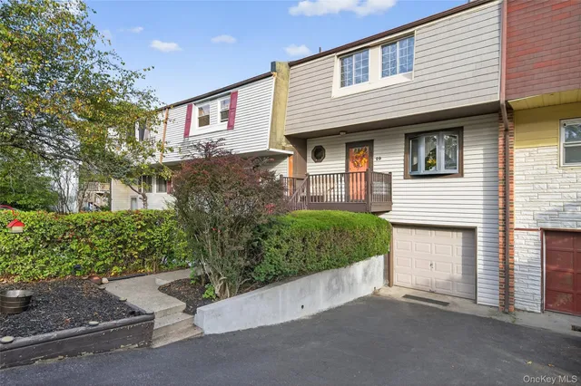 $370,000 | 29 Red Barn Lane, Middletown, NY 10940