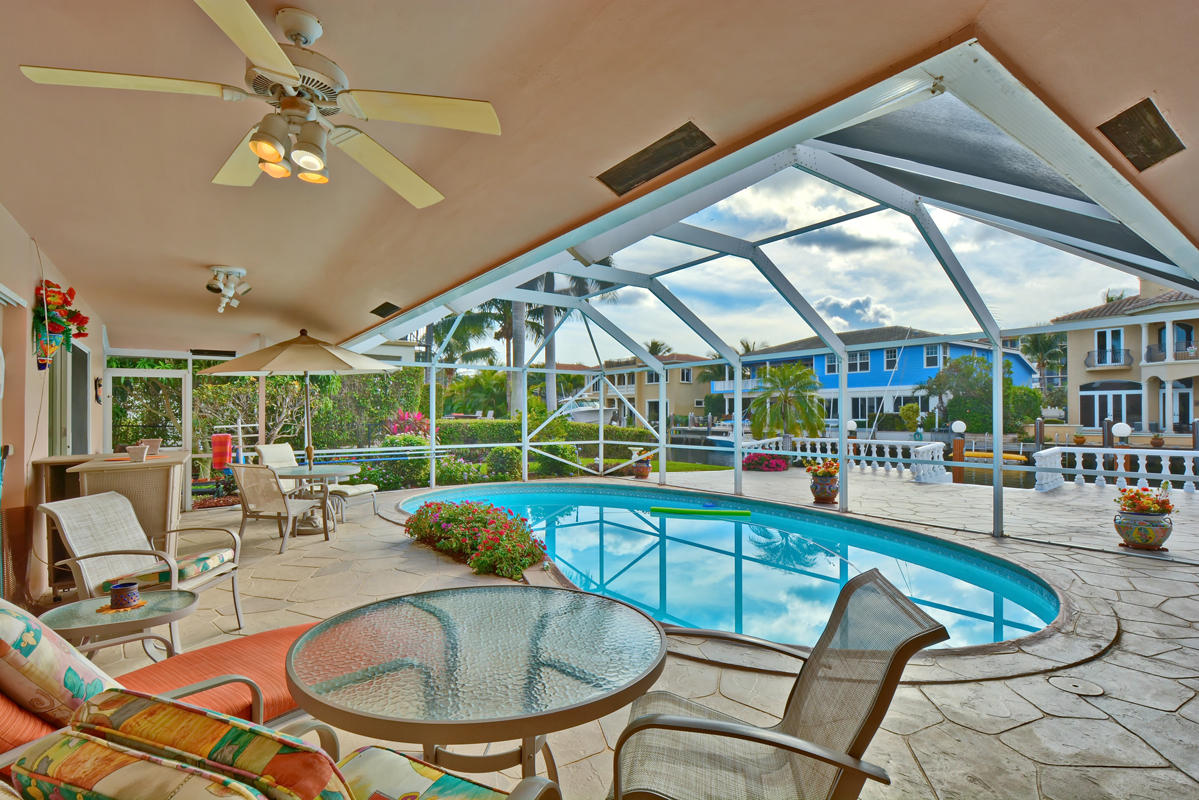844 Forsyth Street Boca Raton, FL 33487 - Photo 21 of 26 Covered lanai pool deck