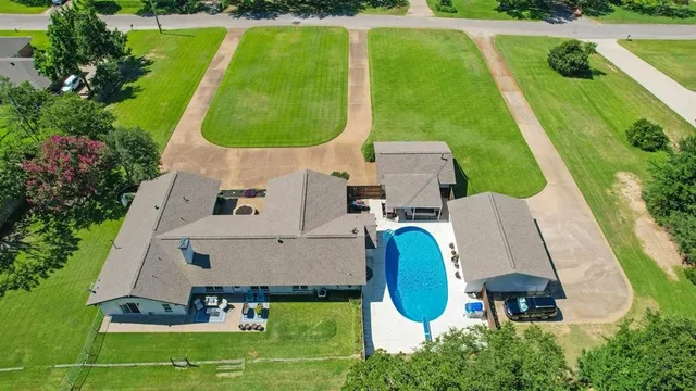 $595,000 | 3601 Holly Drive, Denison, TX 75020