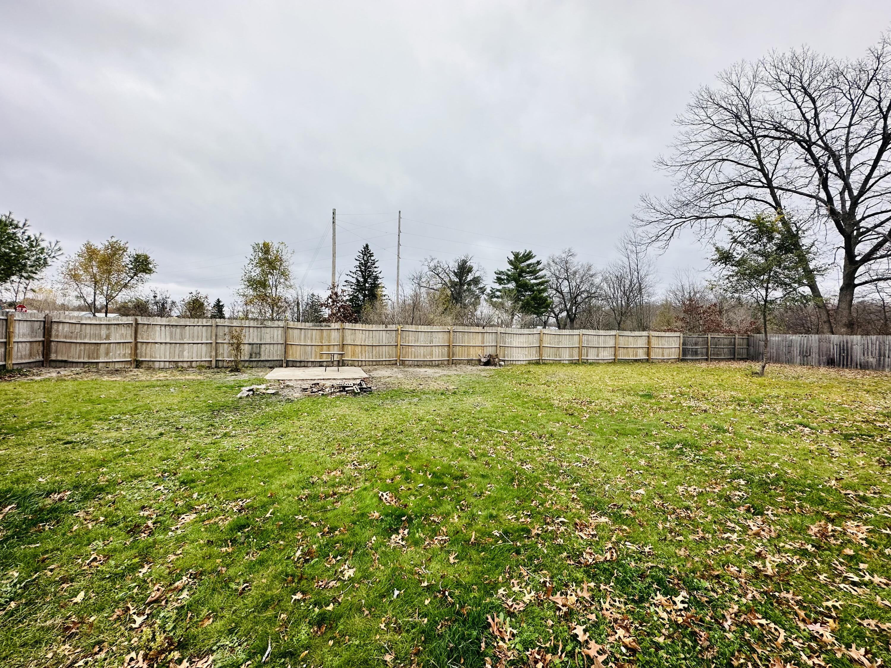 2836 Whitehall Road Muskegon, MI 49445 - Photo 12 of 43 E13E5341-EDD0-46B3-944C-5C4062ECE4C3