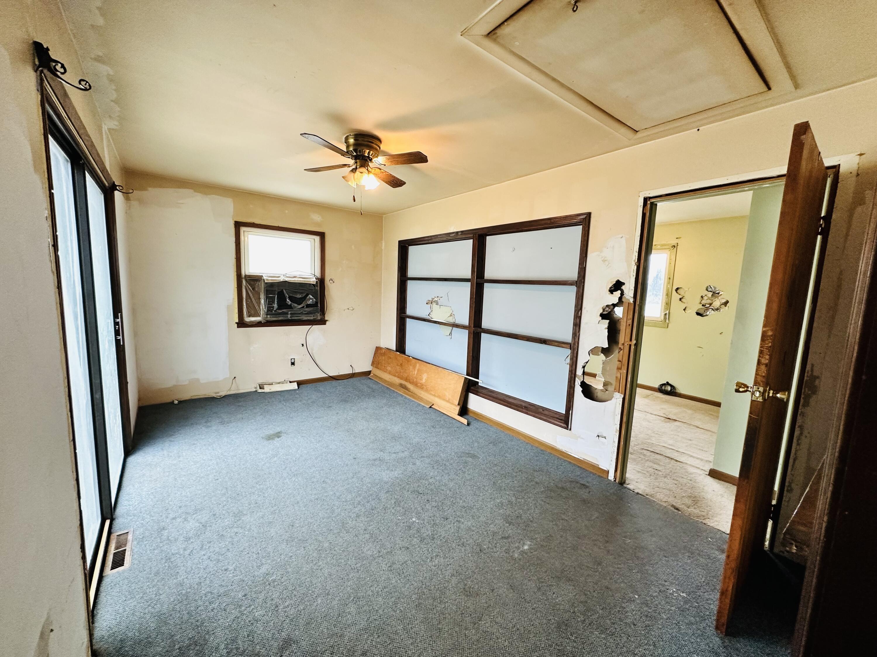 2836 Whitehall Road Muskegon, MI 49445 - Photo 17 of 43 C3B2AC07-EA1C-4672-8F49-8AE9E97108D9