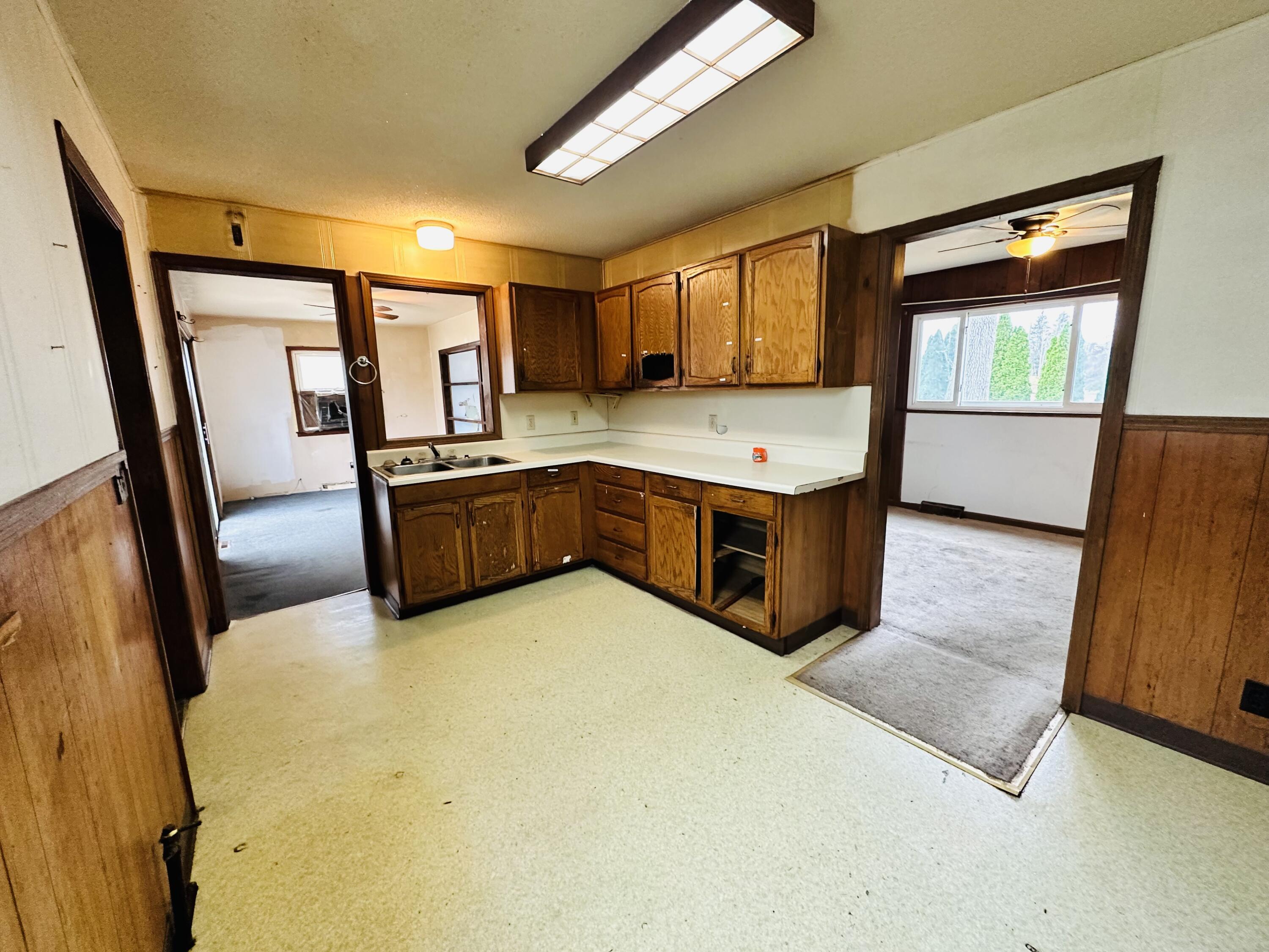 2836 Whitehall Road Muskegon, MI 49445 - Photo 19 of 43 3D85F387-ED2C-45B8-9C68-D722CB5EED32