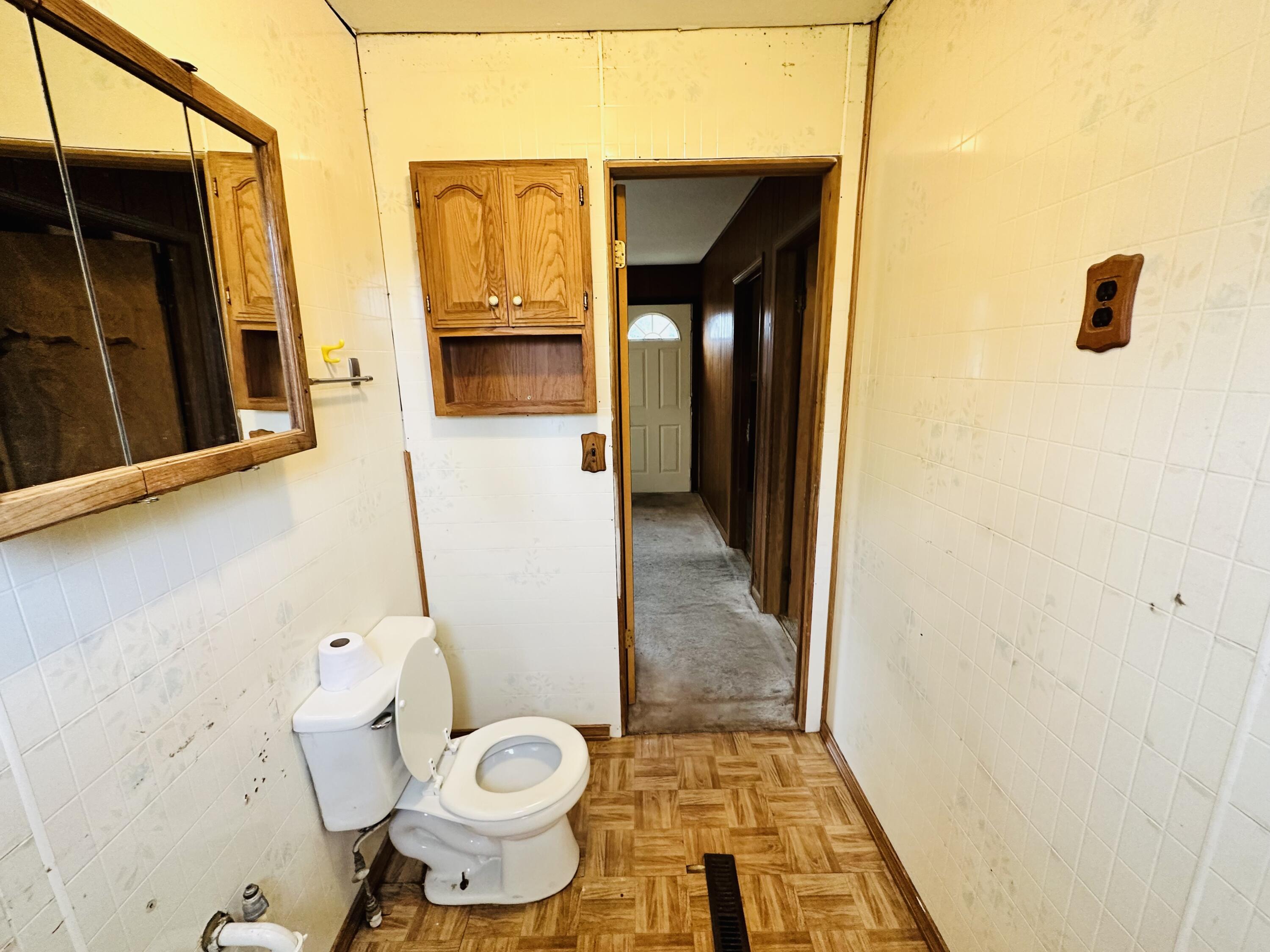 2836 Whitehall Road Muskegon, MI 49445 - Photo 34 of 43 E9818131-A2D8-4747-863C-F17F13D10B09