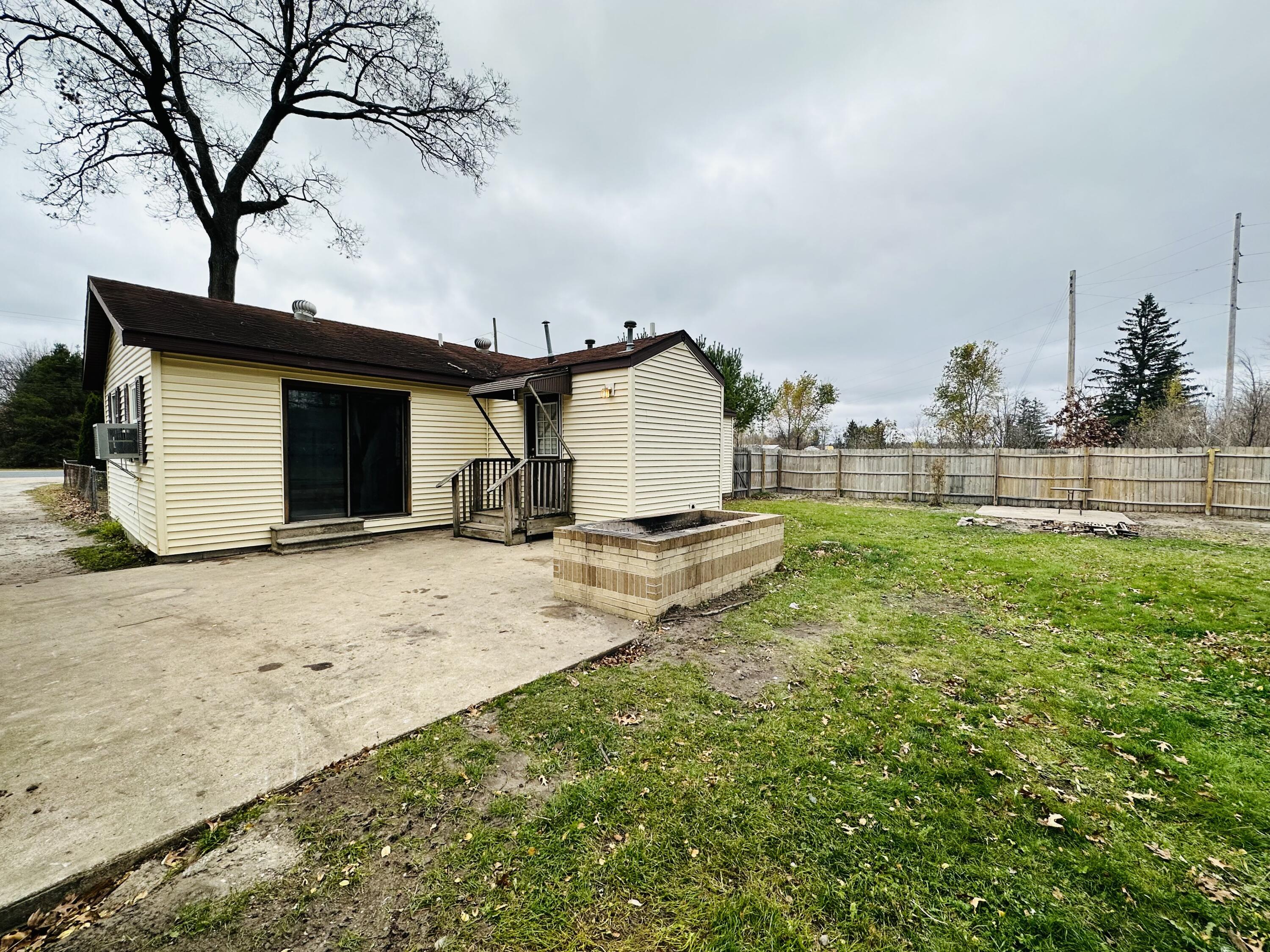 2836 Whitehall Road Muskegon, MI 49445 - Photo 10 of 43 7809617E-8F7A-44FC-979B-6B0FFE0FBAB5