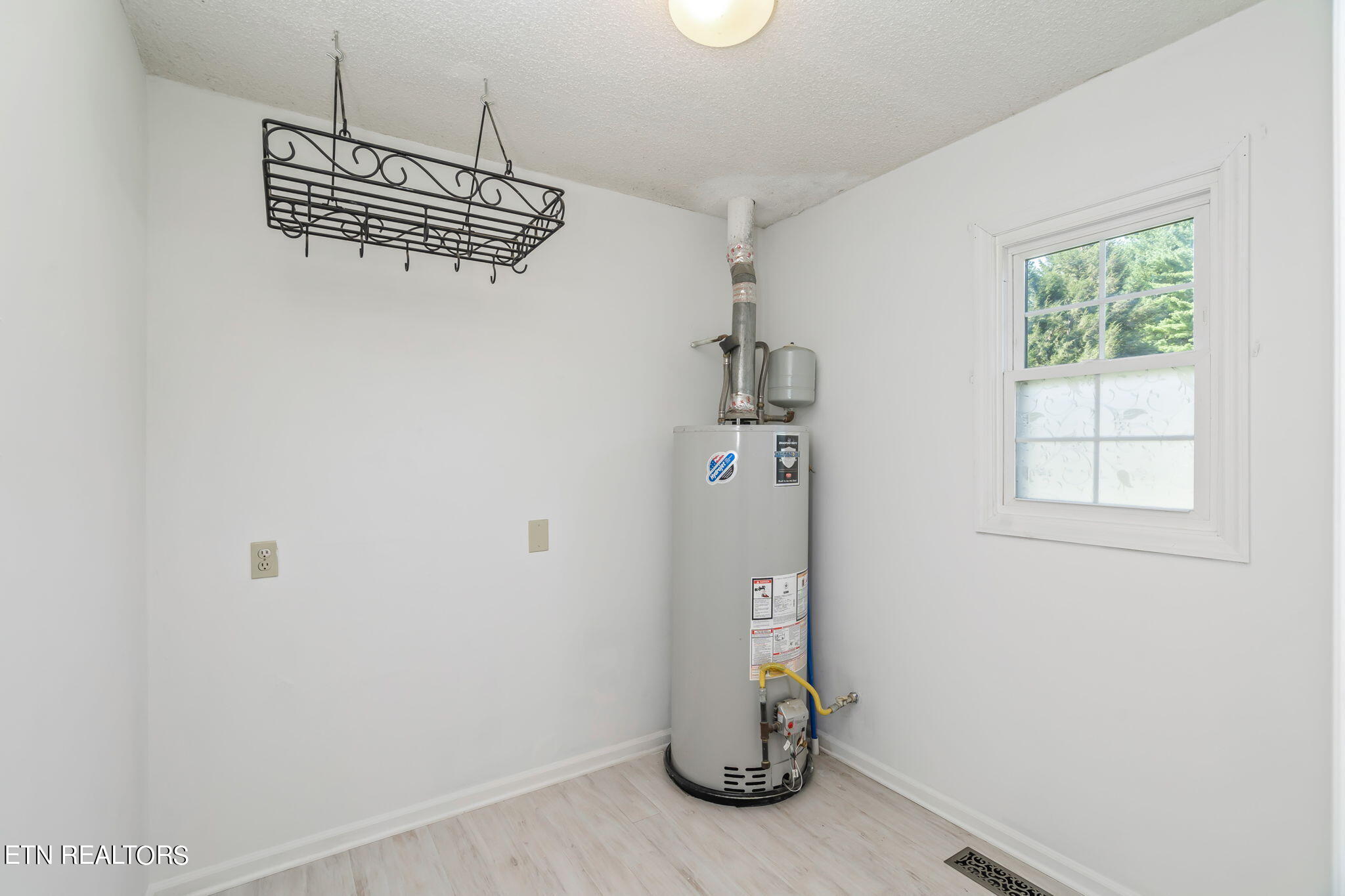 7644 Cedarcrest Road Knoxville, TN 37938 - Photo 12 of 39 22-web-or-mls-7644 Cedarcrest Road-33