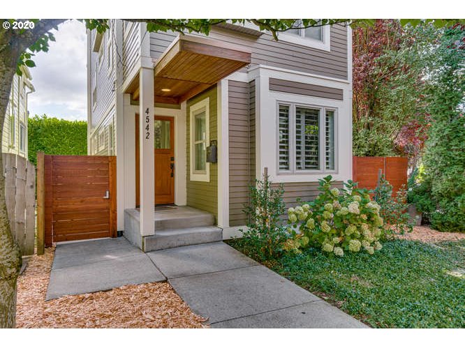 4542 Southwest View Point Terrace Portland, OR 97239 - Photo 2 of 32 Gallery Image 2