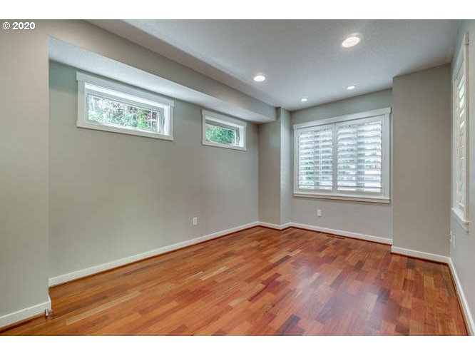 4542 Southwest View Point Terrace Portland, OR 97239 - Photo 17 of 32 Gallery Image 17