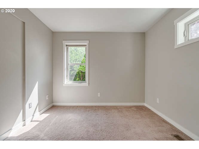 4542 Southwest View Point Terrace Portland, OR 97239 - Photo 21 of 32 Gallery Image 21