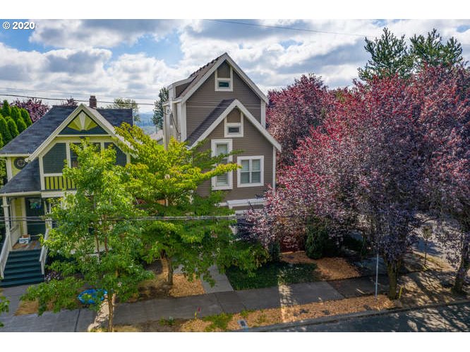 4542 Southwest View Point Terrace Portland, OR 97239 - Photo 27 of 32 Gallery Image 27