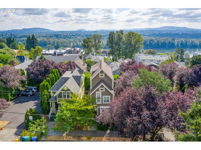 4542 Southwest View Point Terrace Portland, OR 97239 - Photo 28 of 32 Gallery Image 28