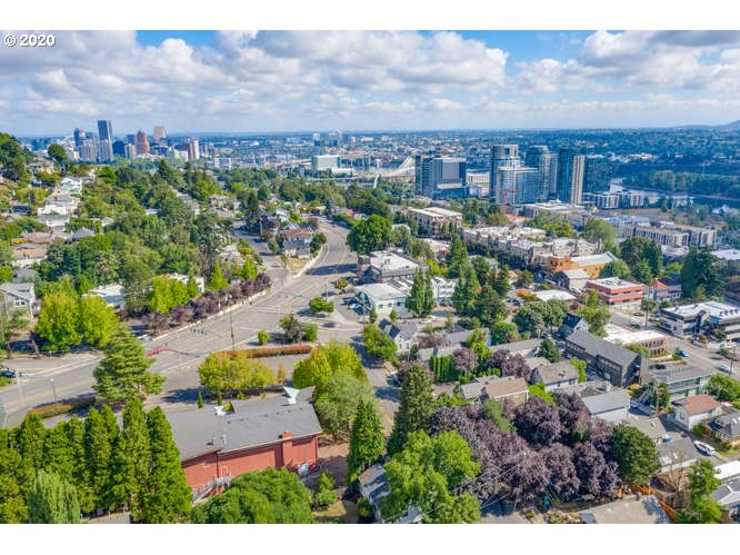 4542 Southwest View Point Terrace Portland, OR 97239 - Photo 29 of 32 Gallery Image 29