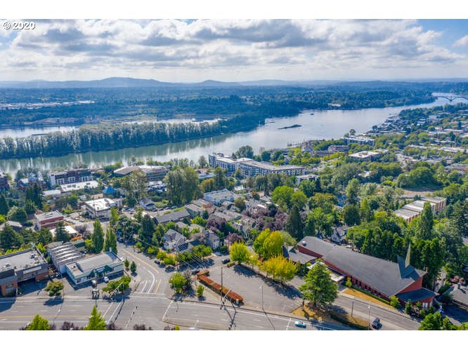 4542 Southwest View Point Terrace Portland, OR 97239 - Photo 30 of 32 Gallery Image 30