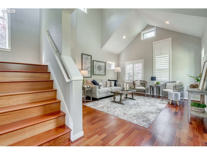 4542 Southwest View Point Terrace Portland, OR 97239 - Photo 4 of 32 Gallery Image 4