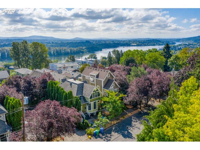 4542 Southwest View Point Terrace Portland, OR 97239 - Photo 31 of 32 Gallery Image 31