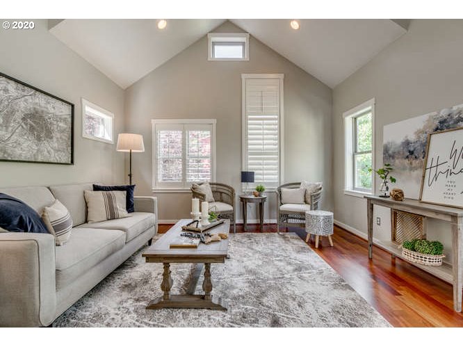 4542 Southwest View Point Terrace Portland, OR 97239 - Photo 5 of 32 Gallery Image 5